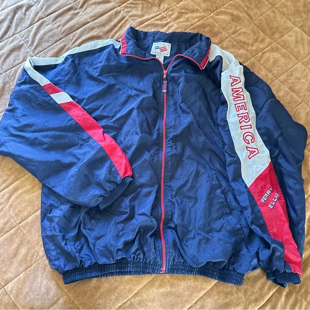 Vintage Perry Ellis America Windbreaker Jacket Men’s XL Spell Out Red White Blue
